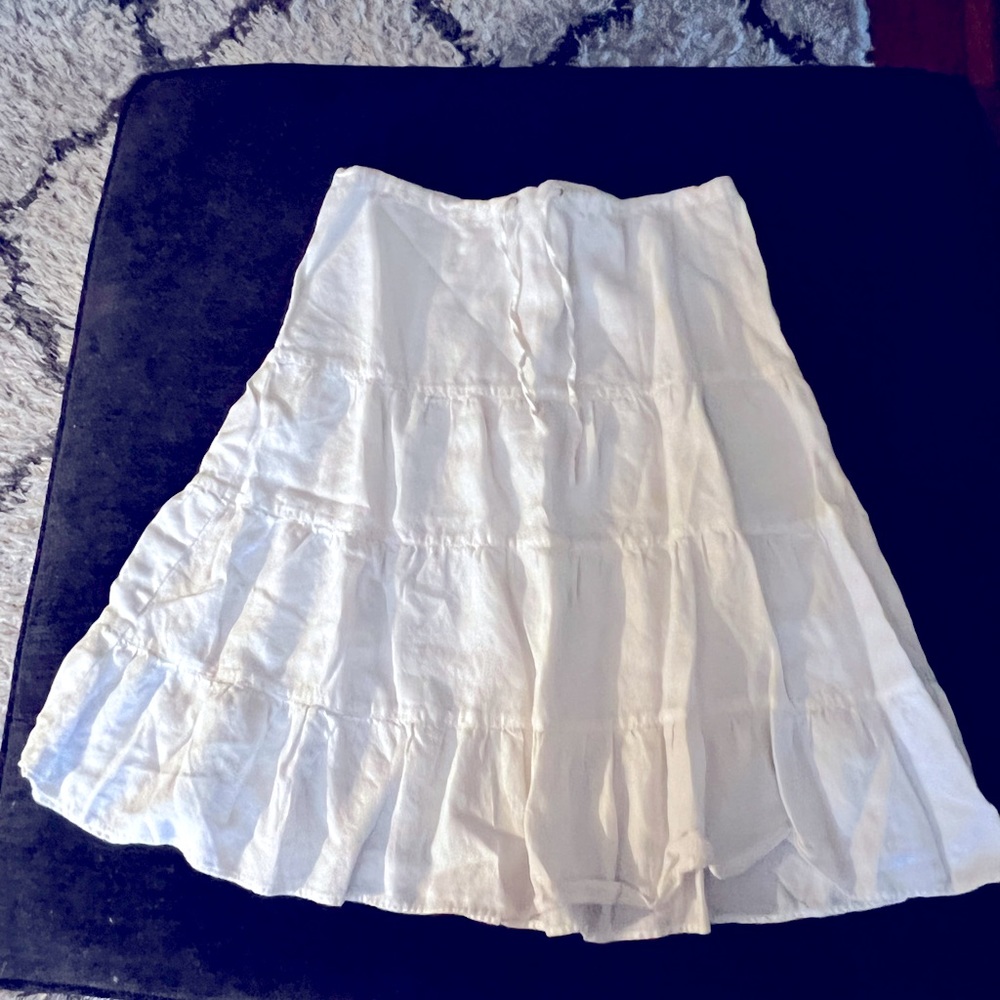 Alexandra Bartlett 100% linen skirt, white.